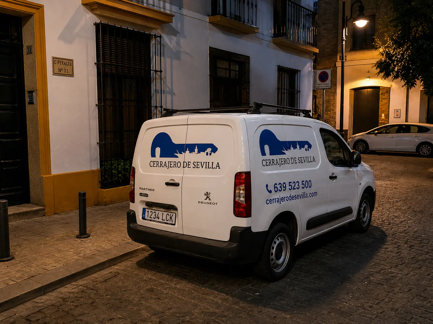 Furgoneta de cerrajero urgente en Sevilla 24 horas lista para intervención rápida